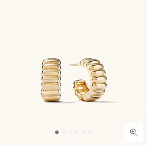 Mejuri Charlotte Bold Hoops